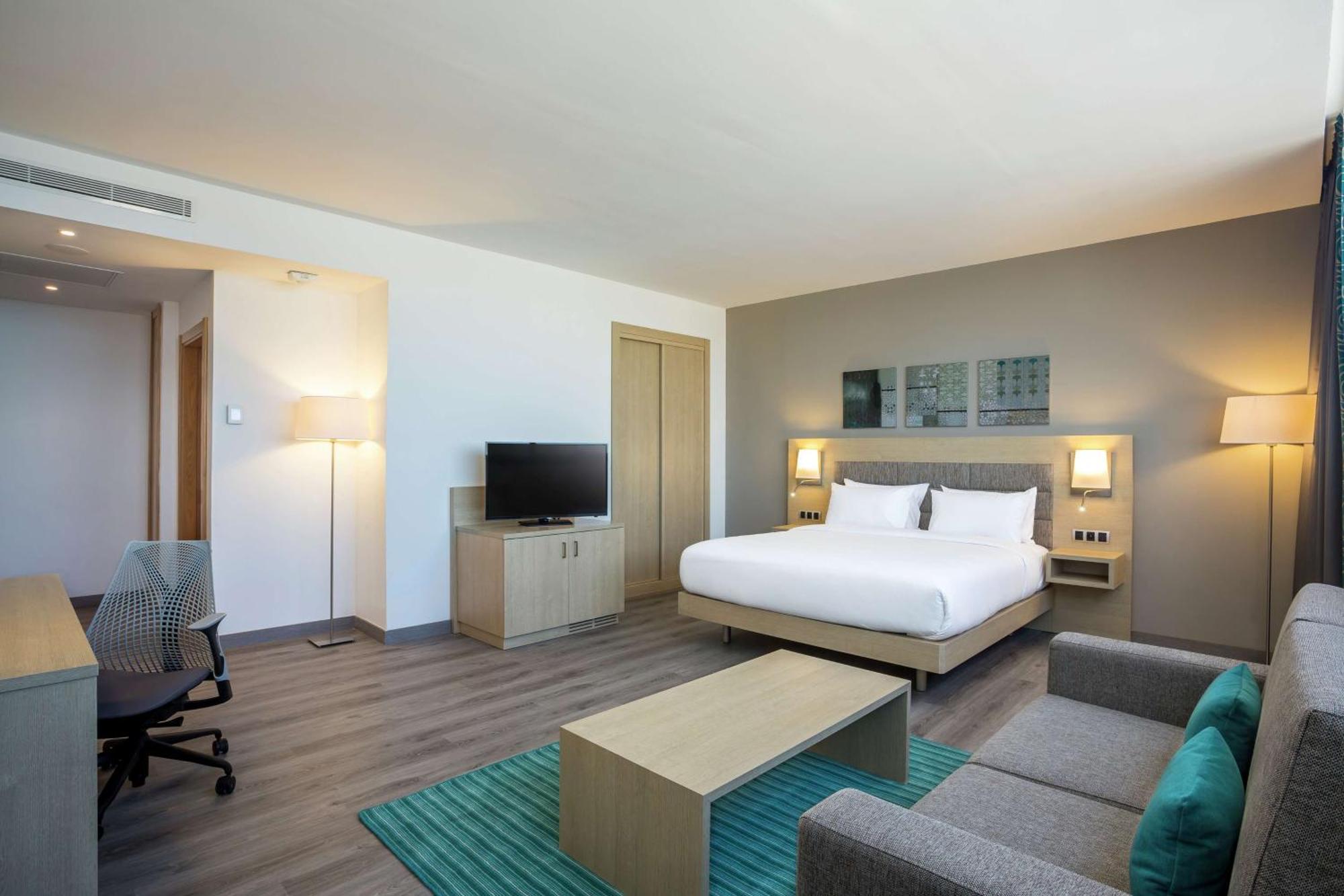 Deluxe King Room,1552676758:JPEG