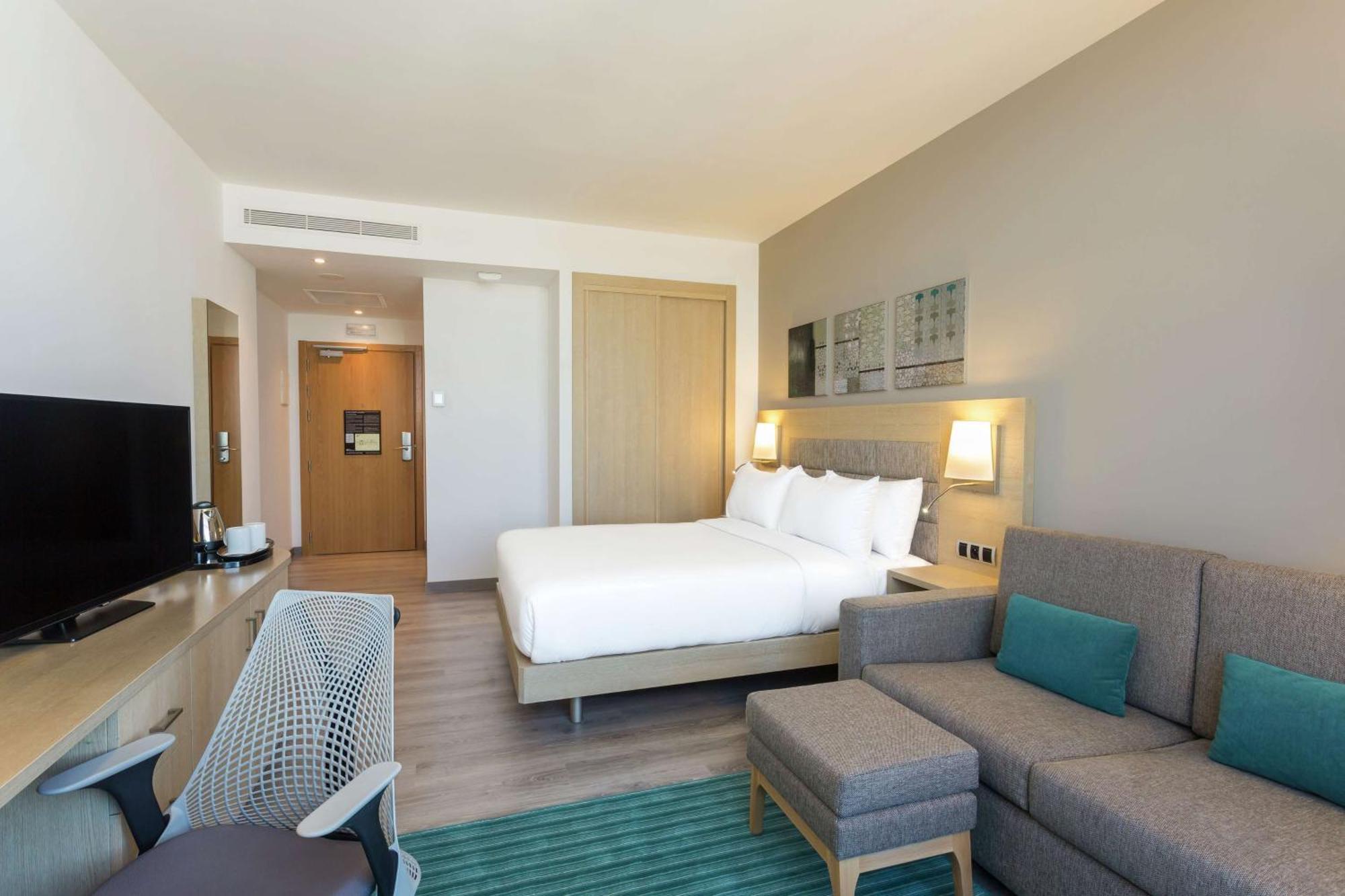 Queen Family Room Sea View